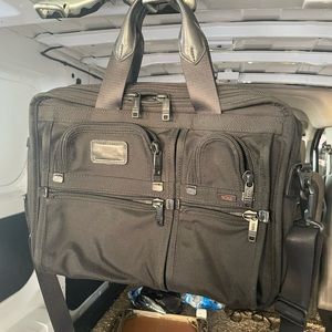 Tumi Portfolio